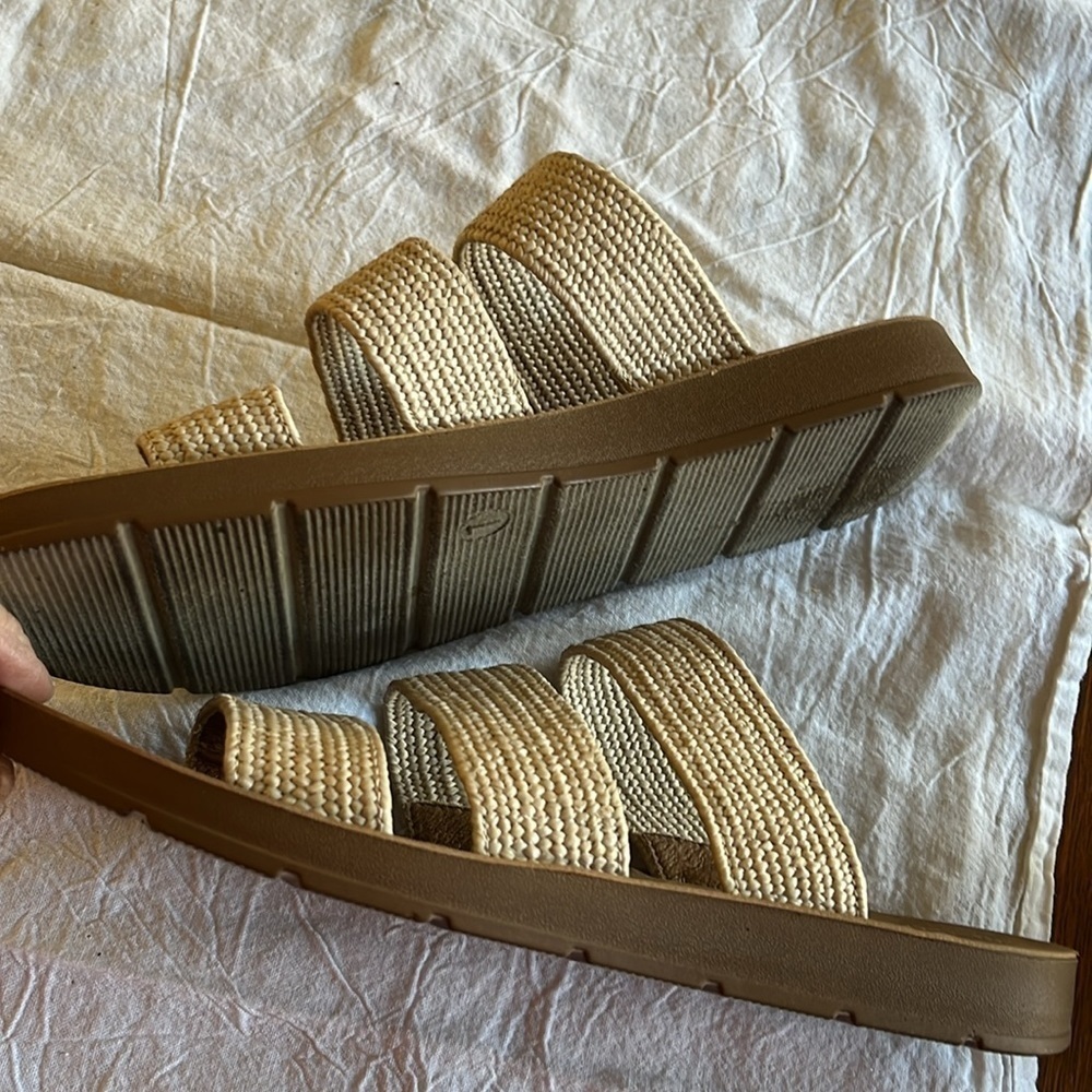 Corky’s 3 banded sandals. Size 7. - Picture 3 of 5